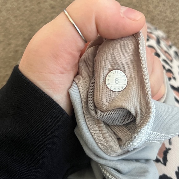 Lululemon energy sports bra - Picture 4 of 4